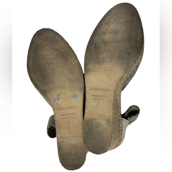 Andre Assous Beige & Black Espadrille Wedge Sandals Size 7 Made in Spain - Picture 10 of 12